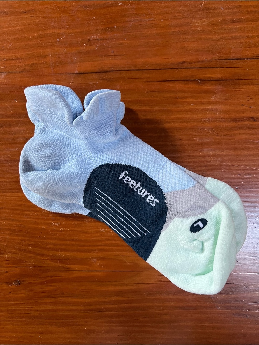 Feetures Elite light Cushion No Show Tab Running Socks Medium New